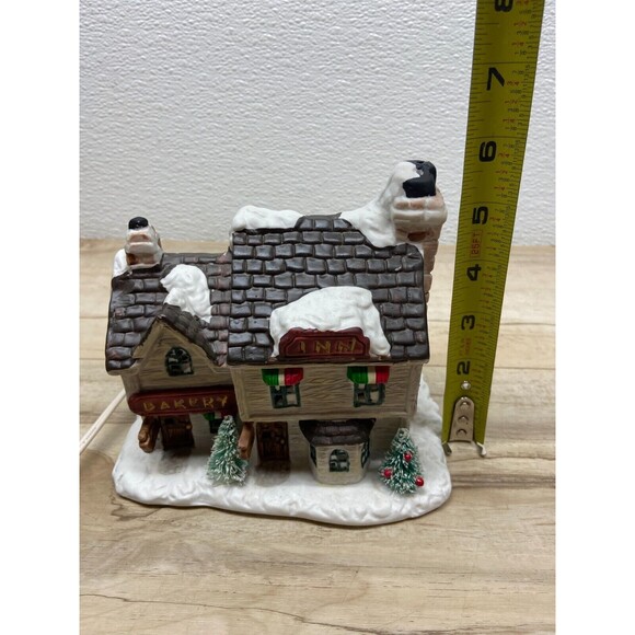 Vtg 1991 Christmas Valley Bakery Inn Illuminated Porcelain Building - Picture 15 of 16